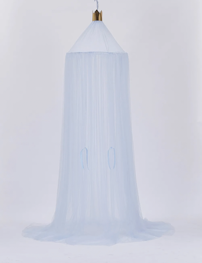 lit-baldaquin-blanc-spacieux